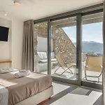 Avera - Brand New With Private Pools And Outdoor Cinema Páros