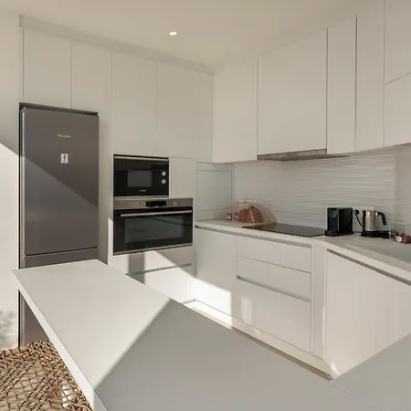 Villa Avera - Brand New With Private Pools And Outdoor Cinema *