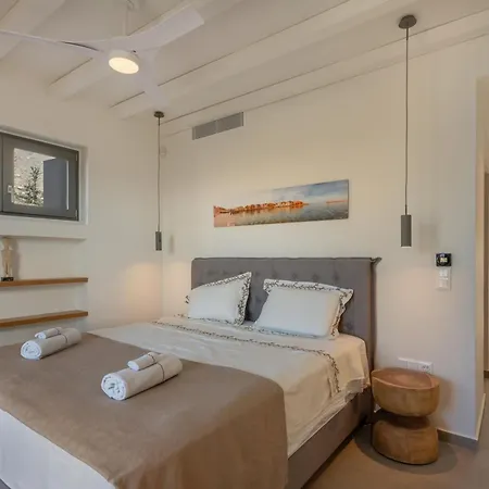 Avera - Brand New With Private Pools And Outdoor Cinema Villa