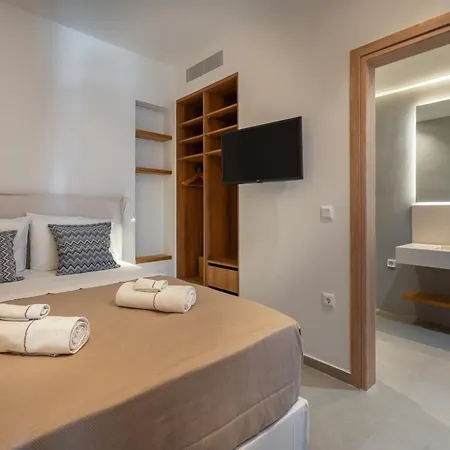 Villa Avera - Brand New With Private Pools And Outdoor Cinema Parikia (Paros)