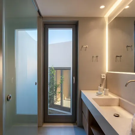 Avera - Brand New With Private Pools And Outdoor Cinema *