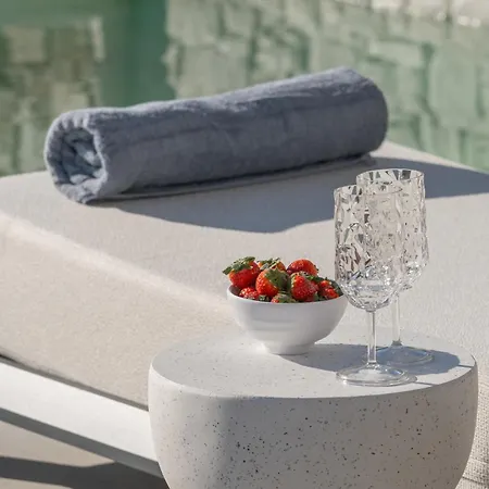 Avera - Brand New With Private Pools And Outdoor Cinema *
