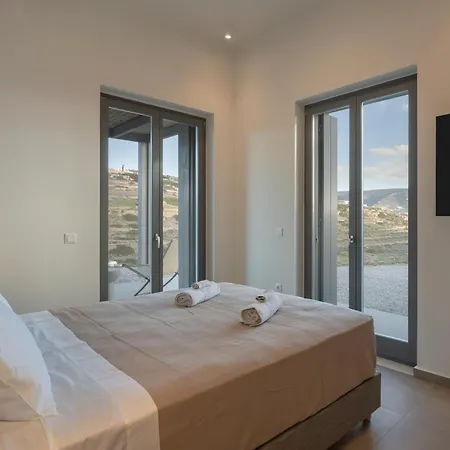 Villa Avera - Brand New With Private Pools And Outdoor Cinema Parikia (Paros)