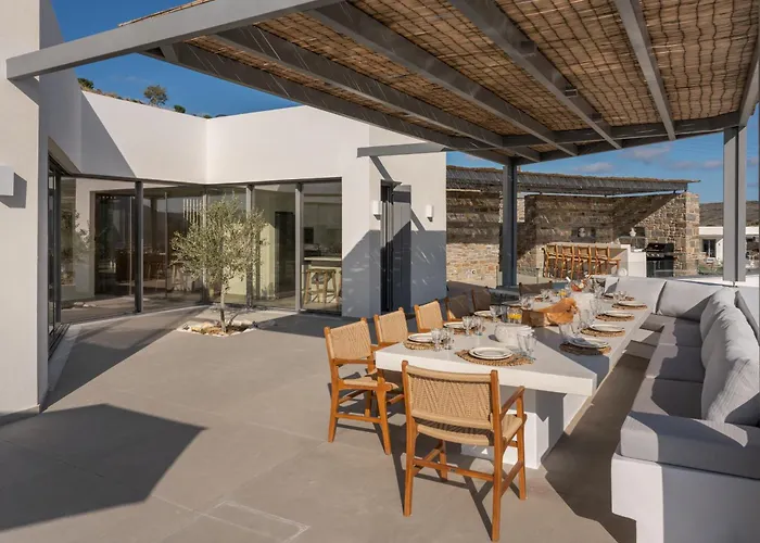 Villa Avera - Brand New With Private Pools And Outdoor Cinema Páros